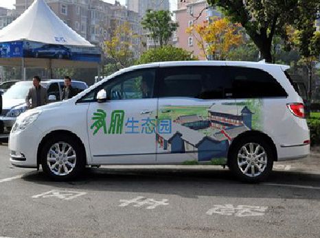 梧州户外车贴喷绘如何保持效果?